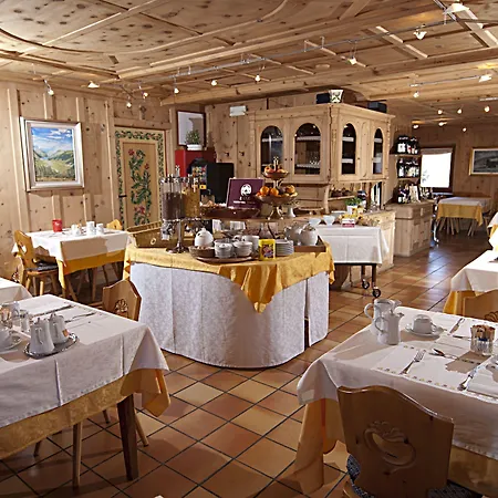 Отель Hotel Livigno Ливиньо